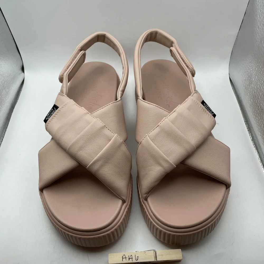 Blowfish Malibu Dulce women’s platform sandals size 9